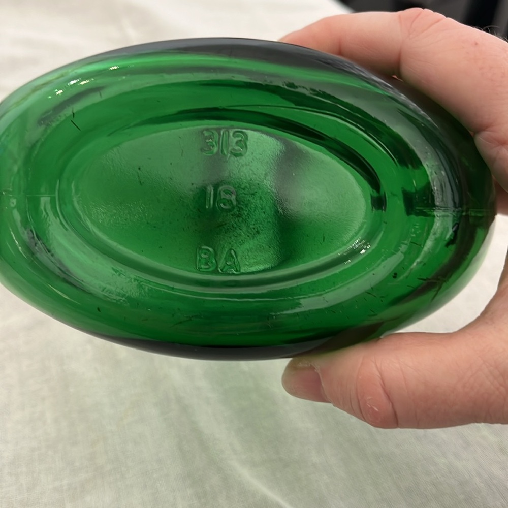 Vintage green glass bottle - Picture 3 of 6